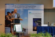 Prof. Dr. med. habil. Fritjof Reinhardt, leitender Arzt der Stroke Unit des Lausitzer Seenland Klinikums eröffnete den wissenschaftlichen Teil des 3. Hoyerswerdaer Schlaganfalltags.
Foto: Seenland Klinikum Foto